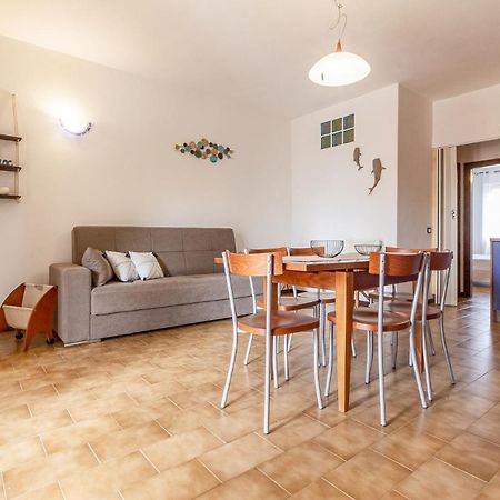 Relax Family House Al Mare Apartamento Isola Rossa Exterior foto