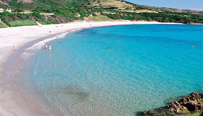Relax Family House Al Mare Apartamento Isola Rossa Exterior foto